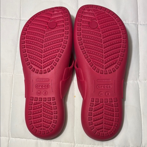 CROCS Vibrant Pink Flip Flop Thong Sandals - Picture 4 of 5